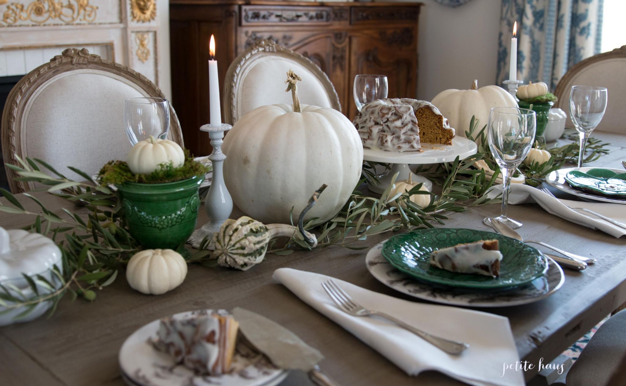 Thanksgiving Tablescape with Pumpkin Cake - Petite Haus