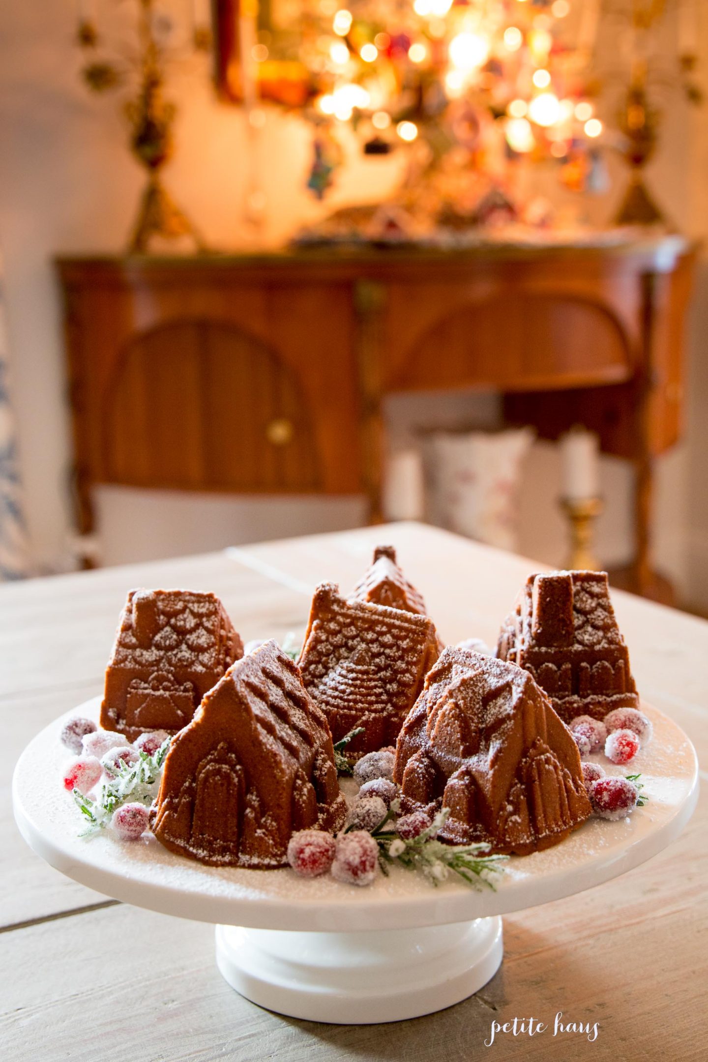 Nordic Ware - Gingerbread House Bundt Pan